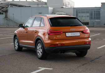 Подержанный автомобиль Audi Q3 2013 года (7 фото)