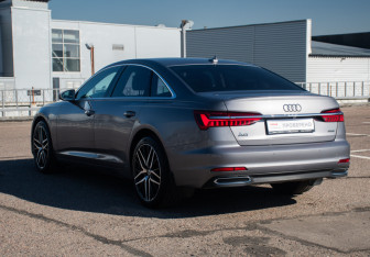Подержанный автомобиль Audi A6 Sedan 2020 года (7 фото)
