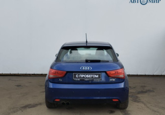 Подержанный автомобиль Audi A1 2011 года (7 фото)