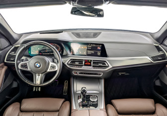 Подержанный автомобиль BMW X5 2020 года (14 фото)