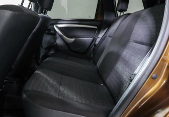 Подержанный автомобиль Renault Duster 2014 года (9 фото)