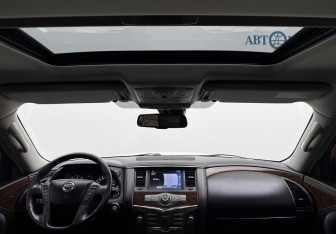 Подержанный автомобиль Nissan Patrol 2011 года (12 фото)