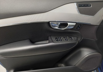 Подержанный автомобиль Volvo XC90 2016 года (23 фото)