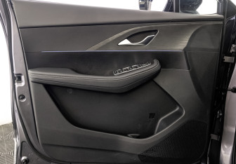 Подержанный автомобиль Omoda C5 2024 года (19 фото)