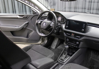 Подержанный автомобиль Skoda Rapid Liftback 2020 года (11 фото)