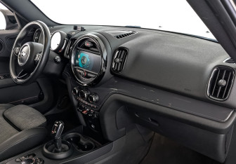 Подержанный автомобиль MINI Countryman 2020 года (13 фото)