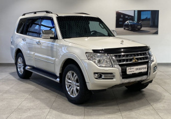 Подержанный автомобиль Mitsubishi Pajero 2019 года (3 фото)