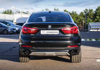 Подержанный автомобиль BMW X6 2015 года (6 фото)