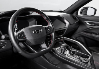 Подержанный автомобиль Geely Tugella 2023 года (14 фото)