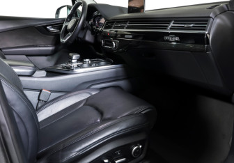Подержанный автомобиль Audi Q7 2018 года (11 фото)