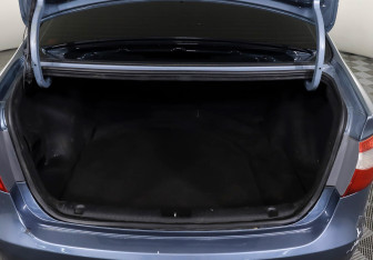 Подержанный автомобиль Kia Rio Sedan 2012 года (18 фото)