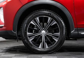 Подержанный автомобиль Mitsubishi Eclipse Cross 2019 года (27 фото)