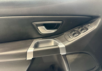 Подержанный автомобиль Volvo XC90 2010 года (17 фото)
