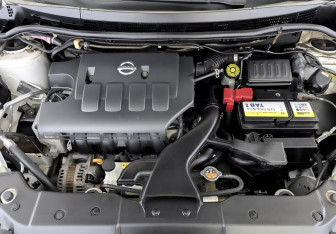 Подержанный автомобиль Nissan Tiida Hatchback 2013 года (9 фото)