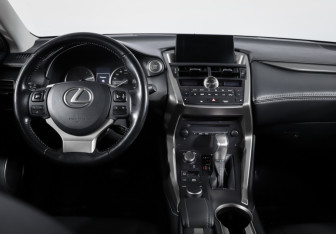 Подержанный автомобиль Lexus NX 2015 года (12 фото)