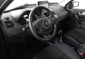 Подержанный автомобиль Renault Megane Sedan 2008 года (5 фото)