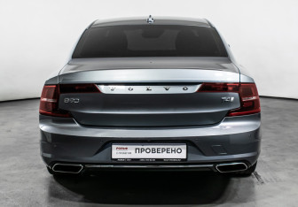 Подержанный автомобиль Volvo S90 2019 года (6 фото)