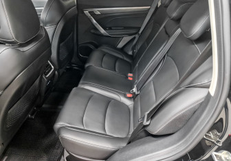 Подержанный автомобиль Geely Atlas Pro 2024 года (12 фото)