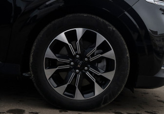 Подержанный автомобиль Kia Carnival 2021 года (25 фото)