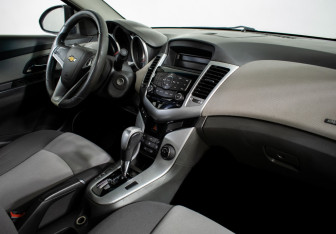 Подержанный автомобиль Chevrolet Cruze Sedan 2010 года (10 фото)