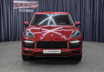 Подержанный автомобиль Porsche Cayenne 2021 года (2 фото)