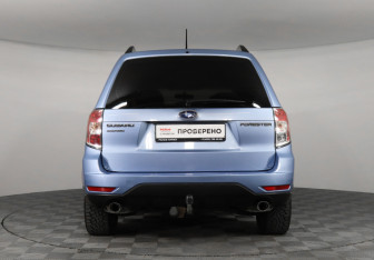 Подержанный автомобиль Subaru Forester Suv 2011 года (6 фото)