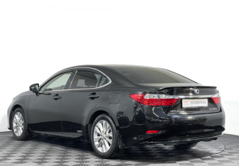 Подержанный автомобиль Lexus ES 2013 года (7 фото)