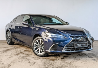 Подержанный автомобиль Lexus ES 2025 года (3 фото)