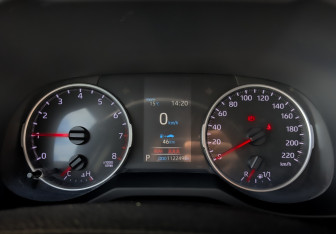 Подержанный автомобиль Toyota RAV4 2019 года (13 фото)