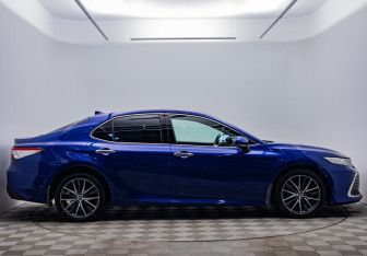 Подержанный автомобиль Toyota Camry Sedan 2021 года (4 фото)