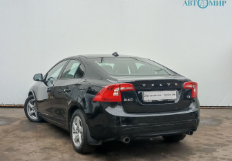 Подержанный автомобиль Volvo S60 2016 года (7 фото)