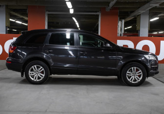 Подержанный автомобиль Audi Q7 2007 года (4 фото)
