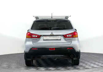 Подержанный автомобиль Mitsubishi ASX 2012 года (6 фото)