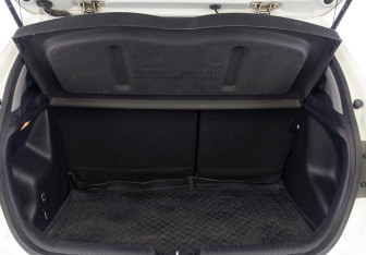 Подержанный автомобиль Kia Rio Hatchback 2014 года (10 фото)