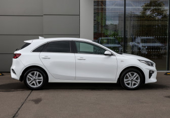 Подержанный автомобиль Kia Ceed Hatchback 2018 года (4 фото)