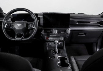 Подержанный автомобиль Ford Mustang Coupe 2023 года (12 фото)