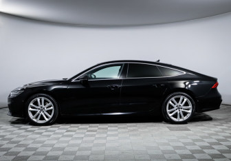 Подержанный автомобиль Audi A7 2021 года (8 фото)
