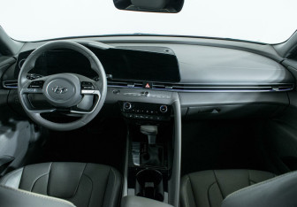 Подержанный автомобиль Hyundai Elantra Sedan 2021 года (7 фото)