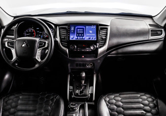 Подержанный автомобиль Mitsubishi L200 2022 года (11 фото)