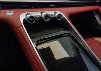 Подержанный автомобиль Exeed RX 2023 года (19 фото)