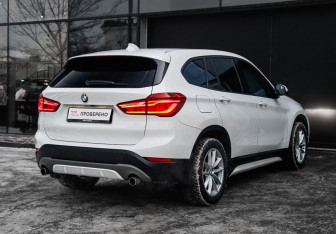 Подержанный автомобиль BMW X1 2017 года (4 фото)