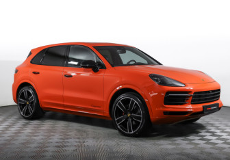 Подержанный автомобиль Porsche Cayenne 2020 года (3 фото)