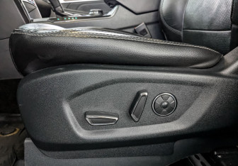 Подержанный автомобиль Ford Explorer 2018 года (24 фото)