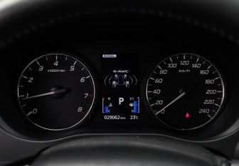Подержанный автомобиль Mitsubishi Outlander 2021 года (26 фото)
