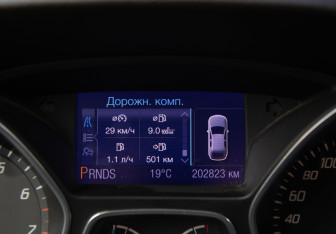 Подержанный автомобиль Ford Focus Hatchback 2012 года (9 фото)