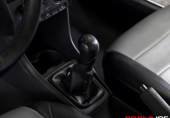 Подержанный автомобиль Skoda Rapid Liftback 2015 года (15 фото)