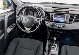 Подержанный автомобиль Toyota RAV4 2019 года (30 фото)