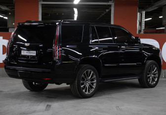 Подержанный автомобиль Cadillac Escalade Suv 2019 года (5 фото)