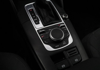 Подержанный автомобиль Audi A3 Sedan 2015 года (18 фото)