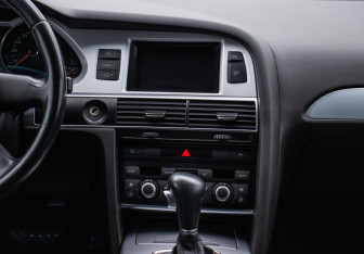 Подержанный автомобиль Audi A6 Sedan 2010 года (14 фото)
